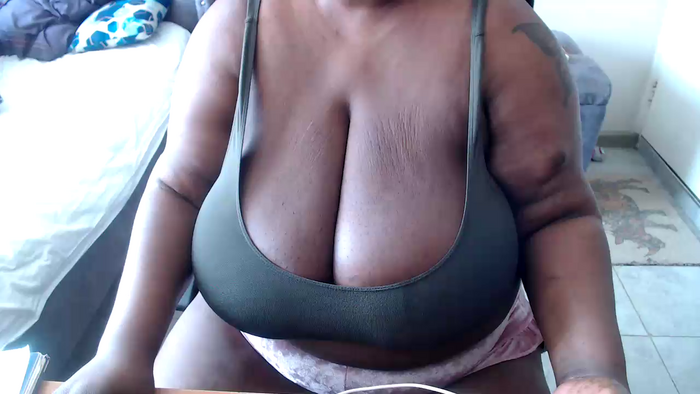 bigboobscoupls