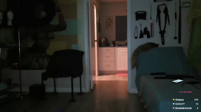 QueenAnitaDix