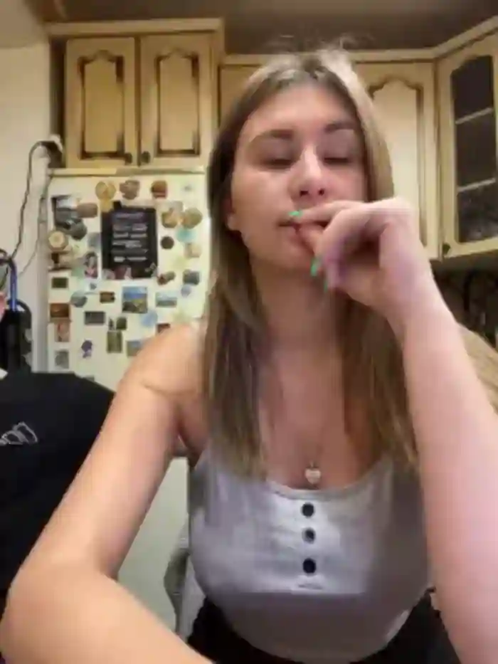 2025/09/15/bongacams--breid-1-19-03-41