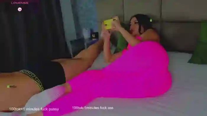 2025/10/23/bongacams-gold-couple2-19-15-21