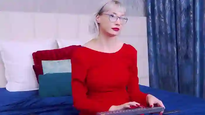 2025/10/26/bongacams-lorenemoonlight-01-04-45