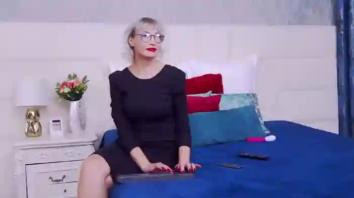 2025/10/26/bongacams-lorenemoonlight-19-06-22