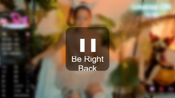 smallestgirlinchat01