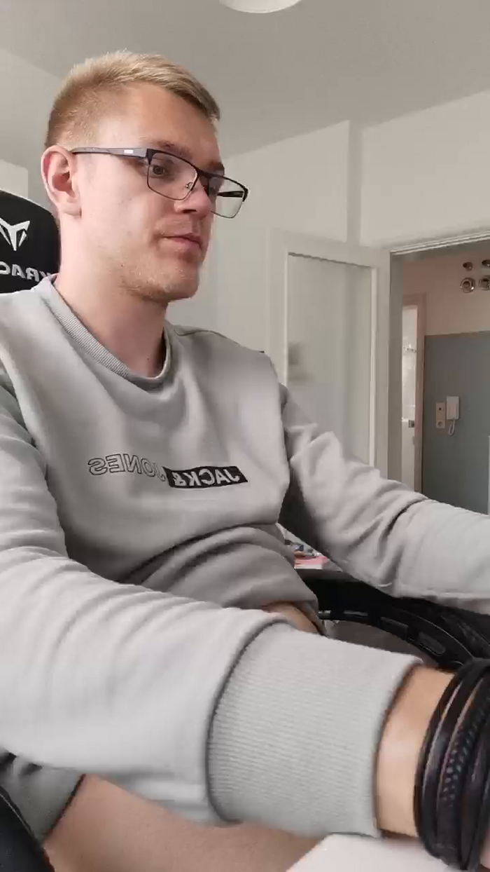 Aleex325