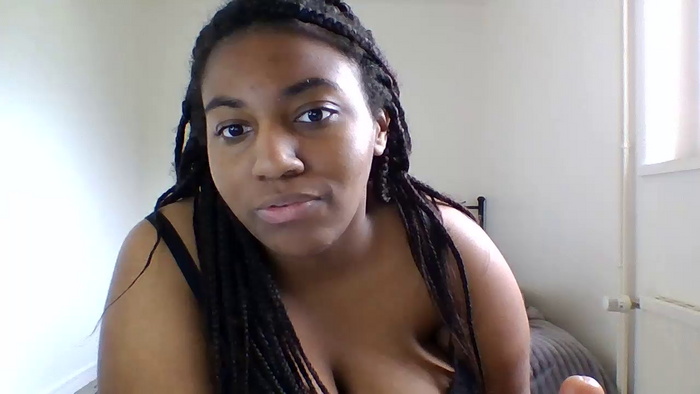 Deesse_Laura