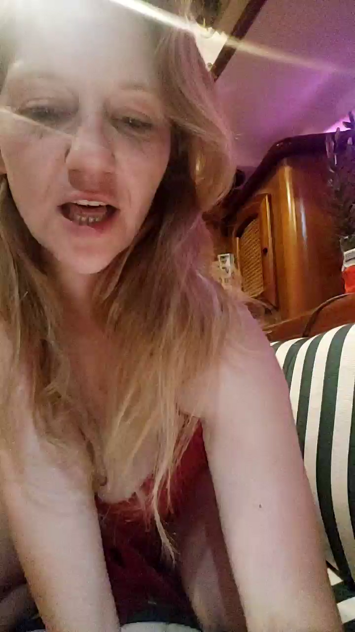 Anayshotgirl