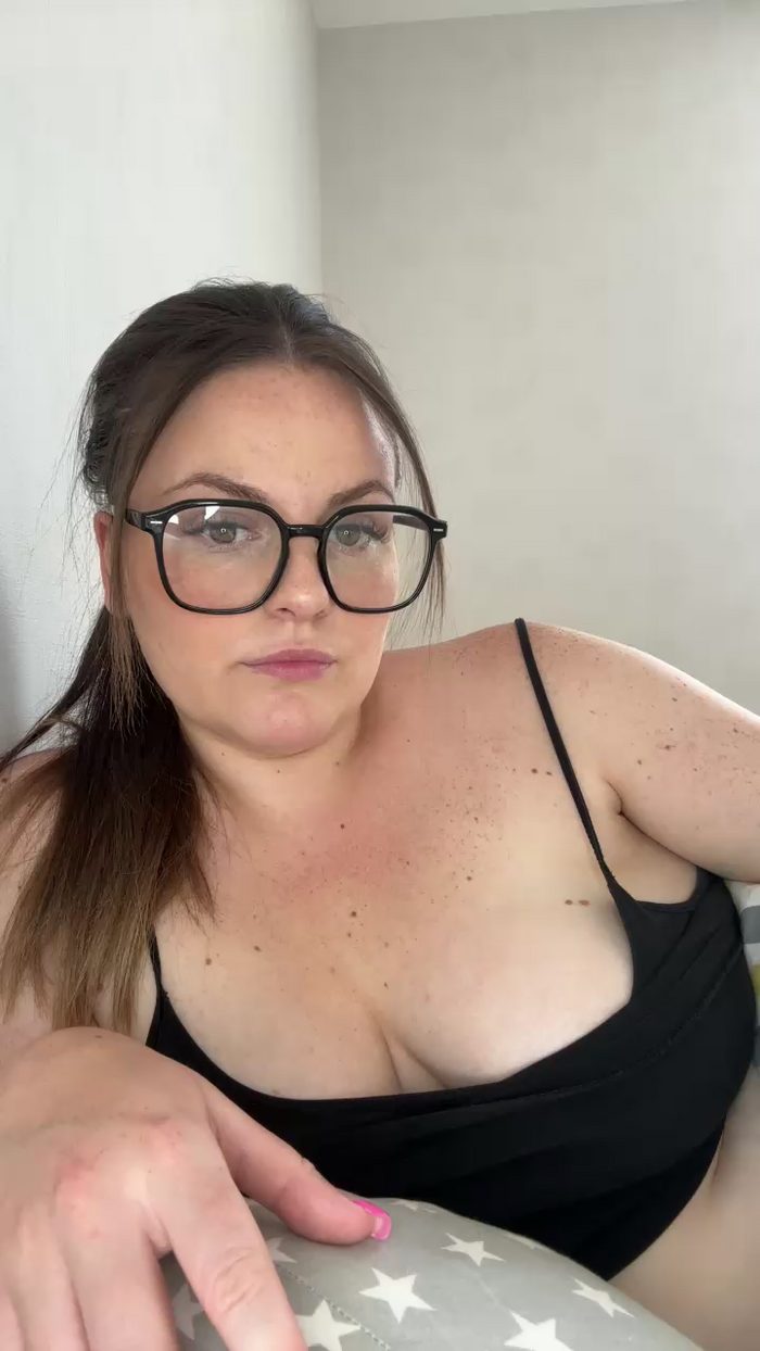 whitequeen_xxx