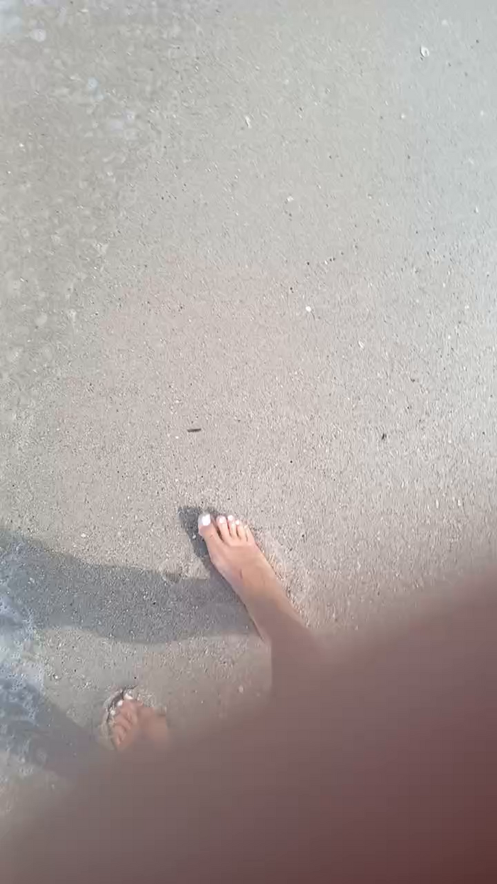 sayrah_hot