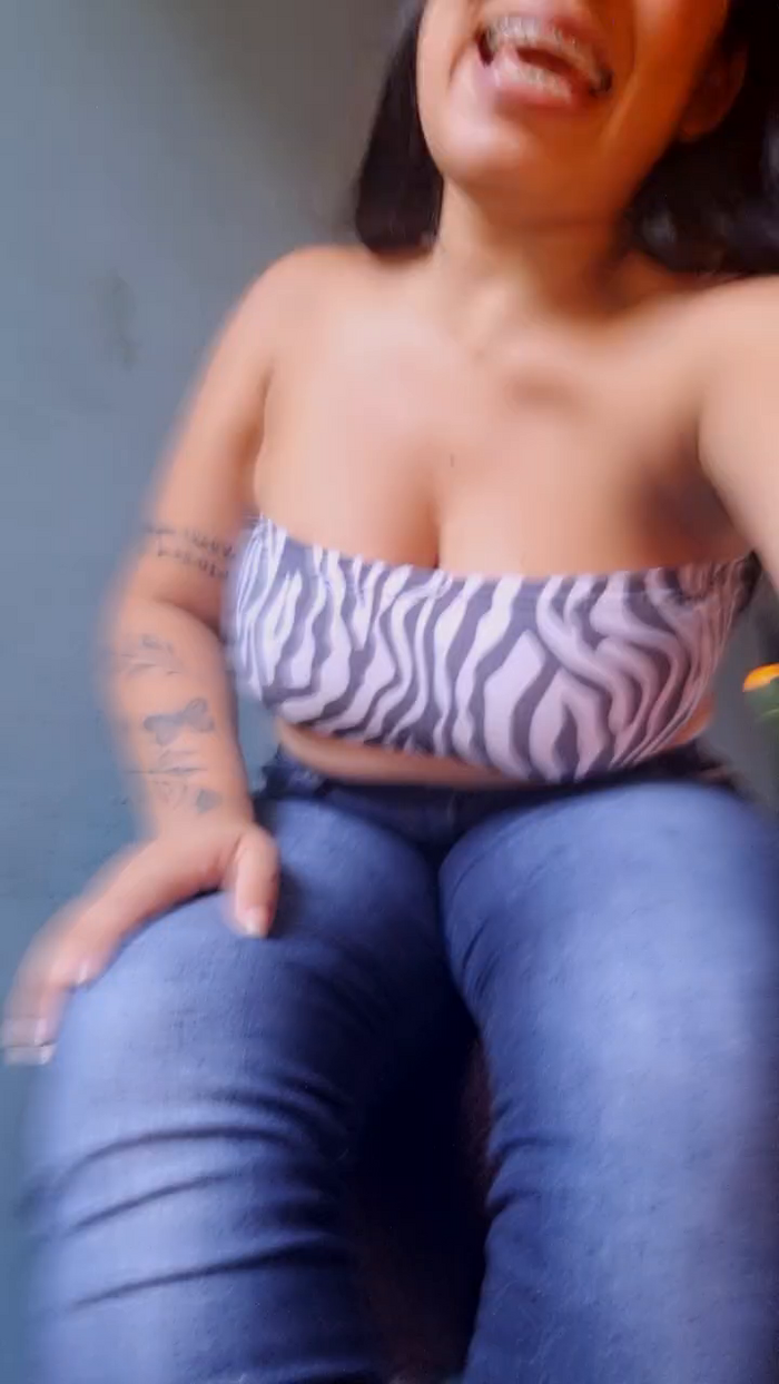 girl_pee