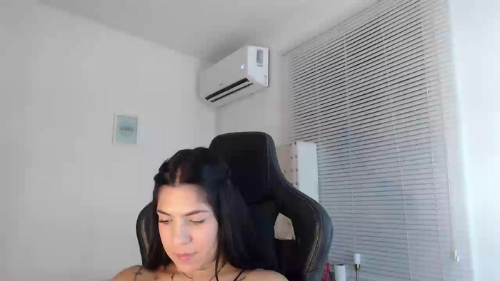 vanessa_hill