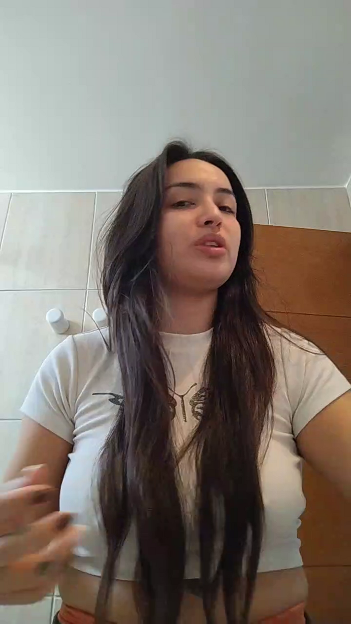 Latinaakita4
