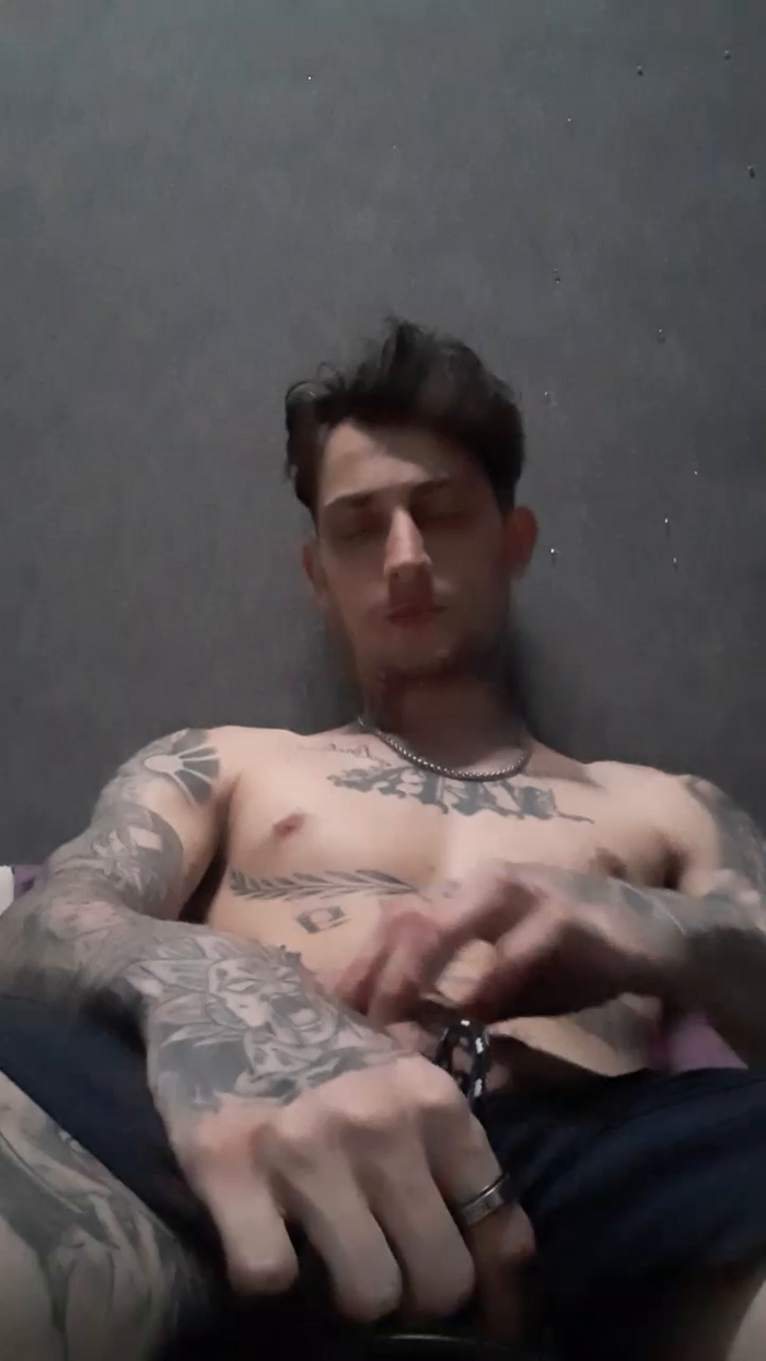 Tattooboy_19