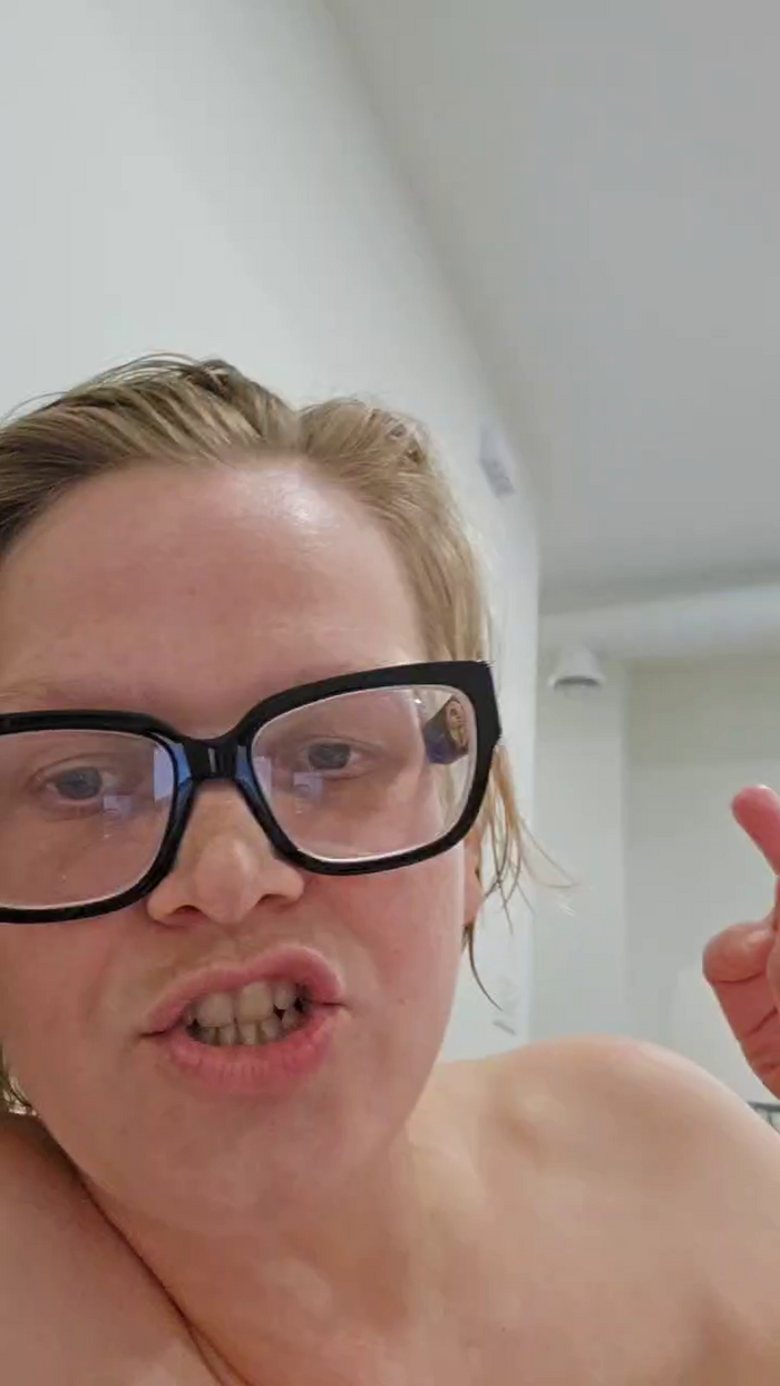 HoneyWolfxoxo