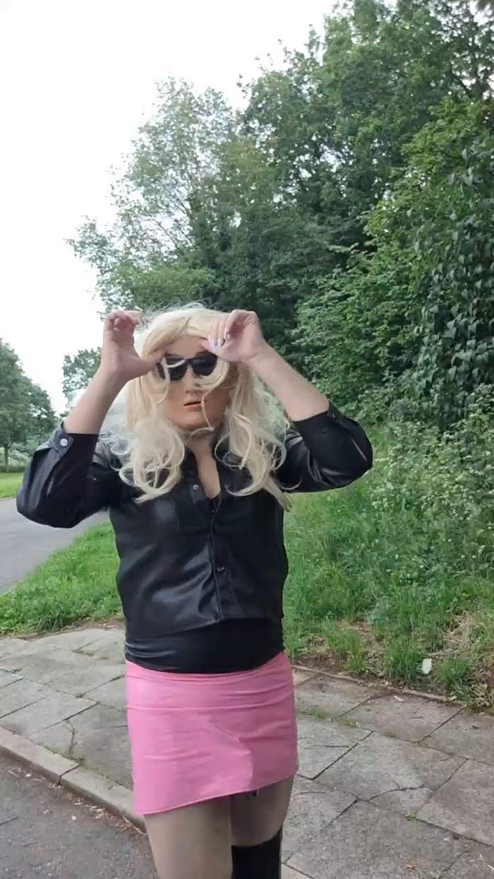devbiwhore1984