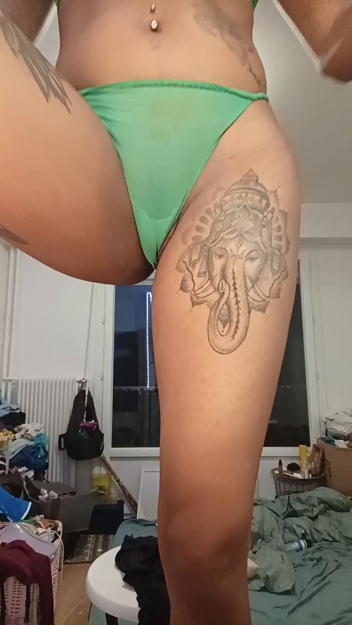 elleblue_sexy