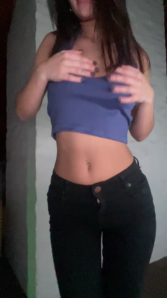 1975Nicole