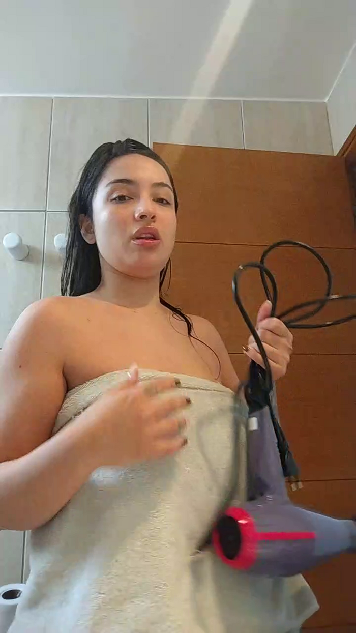 Latinaakita4