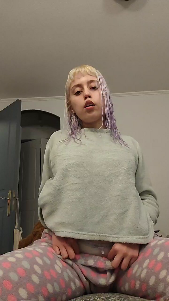 emi_laura
