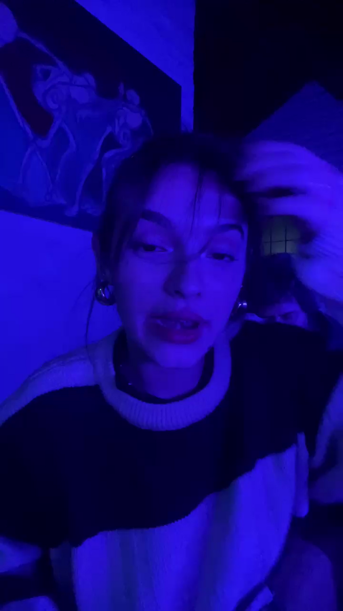 1975Nicole