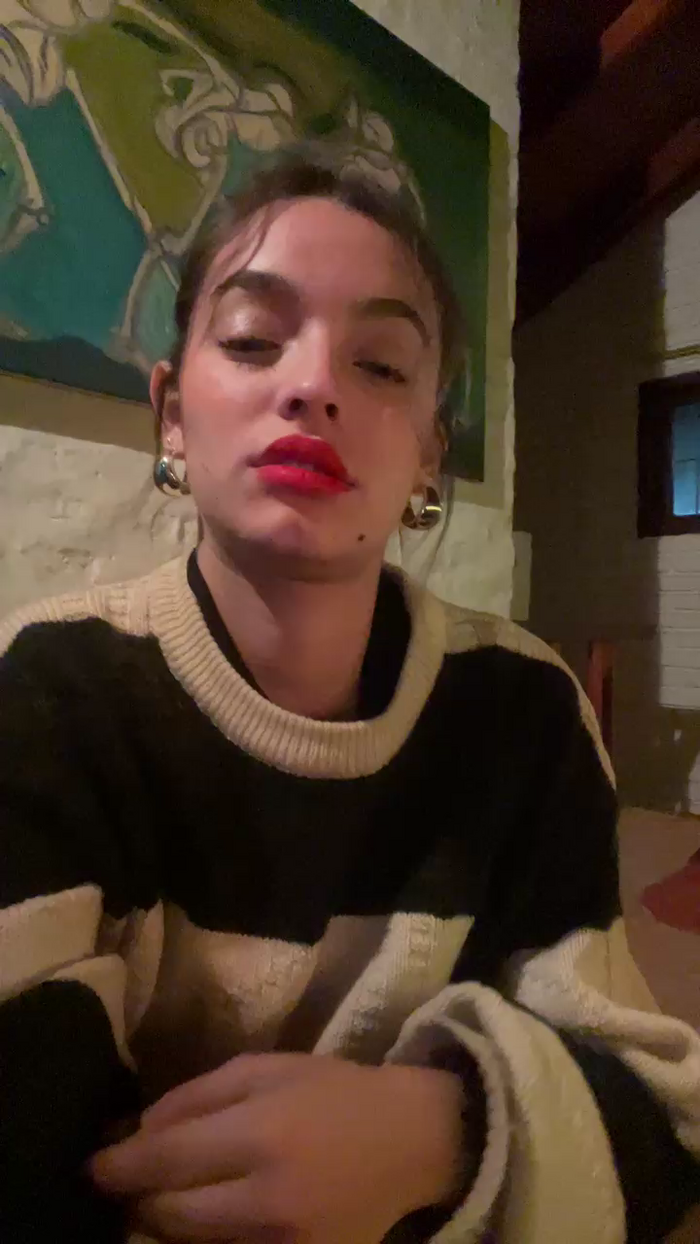 1975Nicole