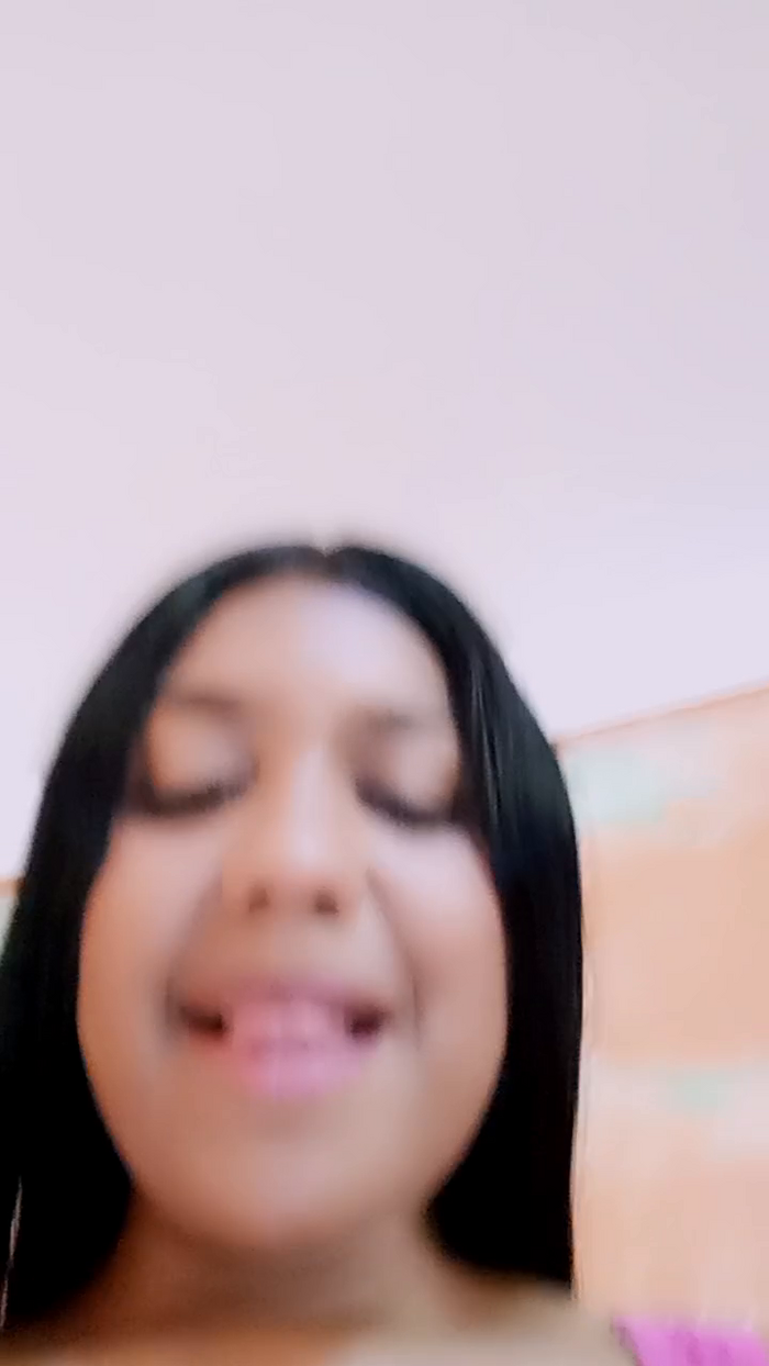 Girl_hotpee