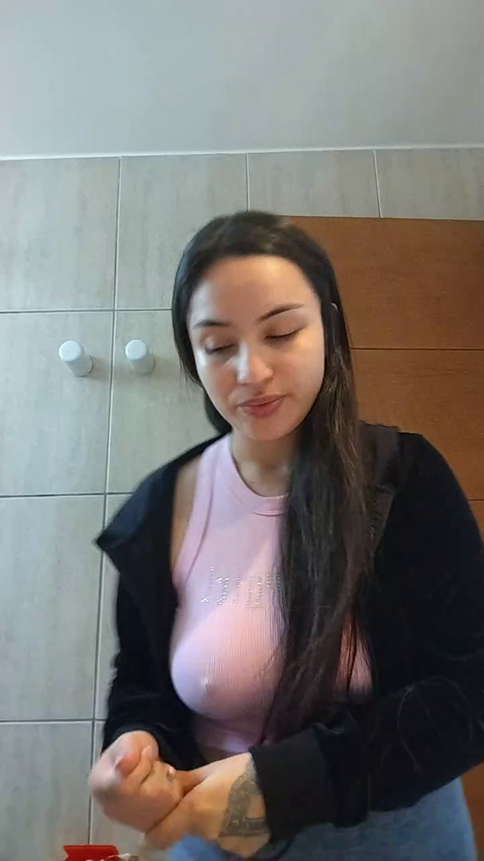 Latinaakita4