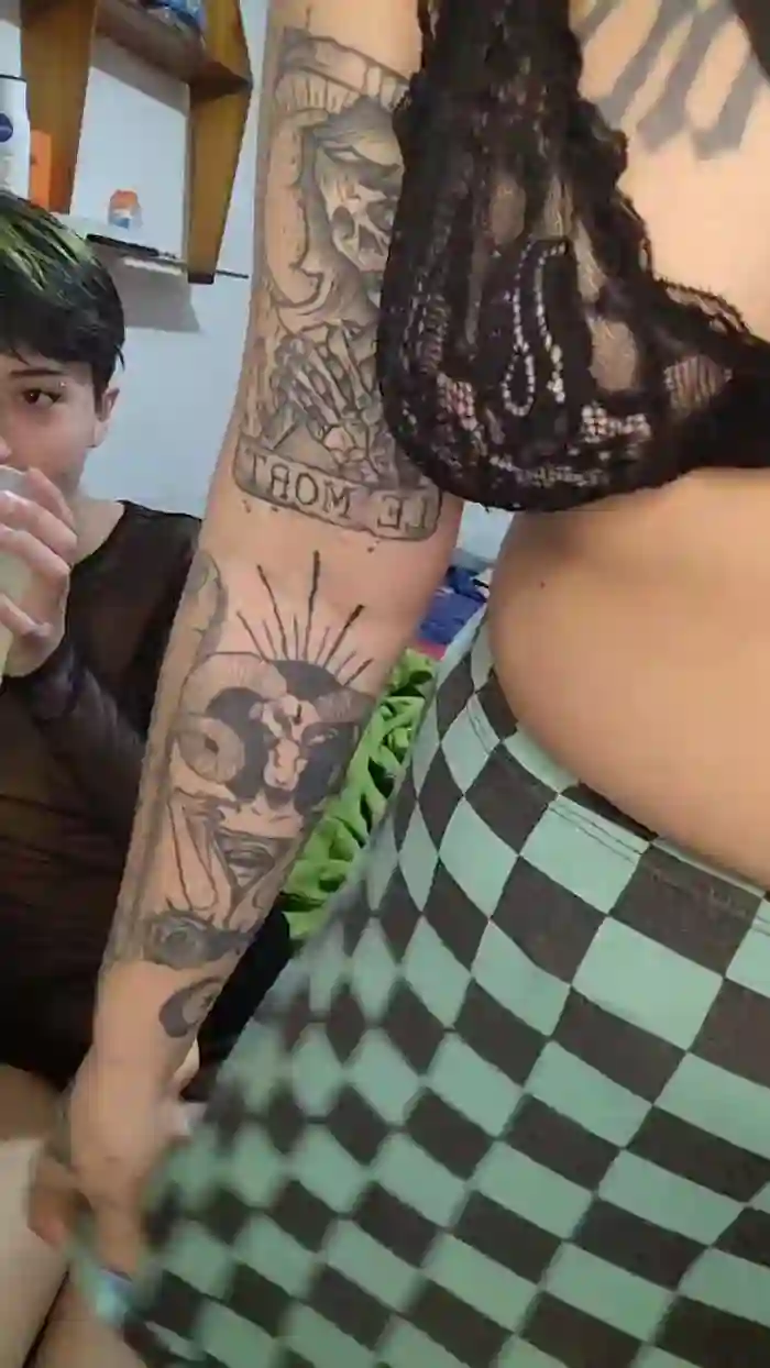 2025/08/05/cam4-sexxyymom-22-45-58