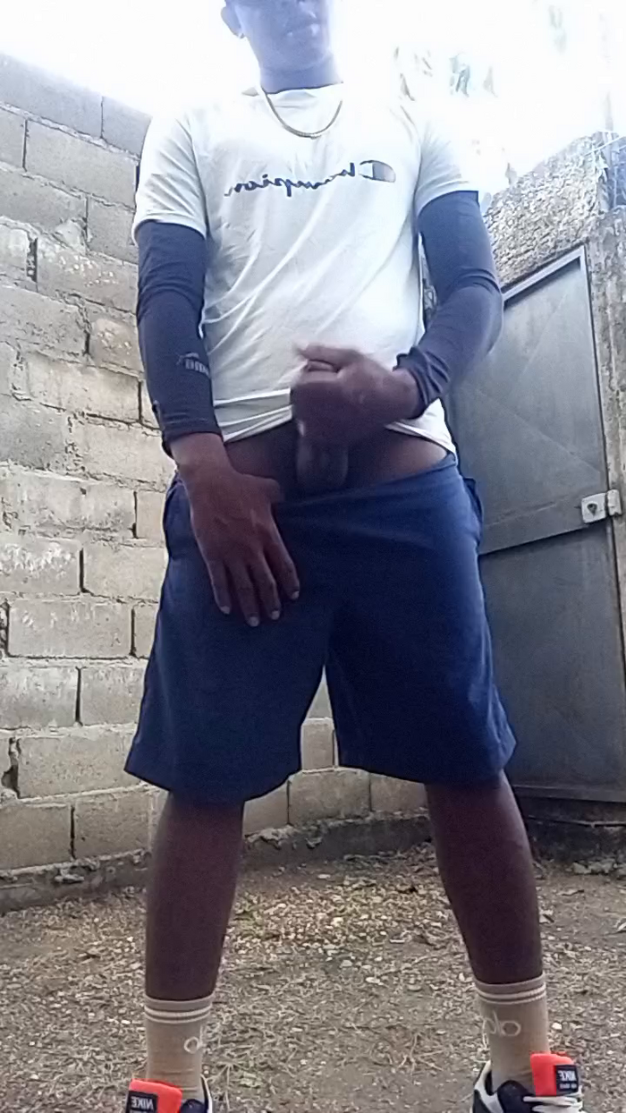 Black_spitpiss