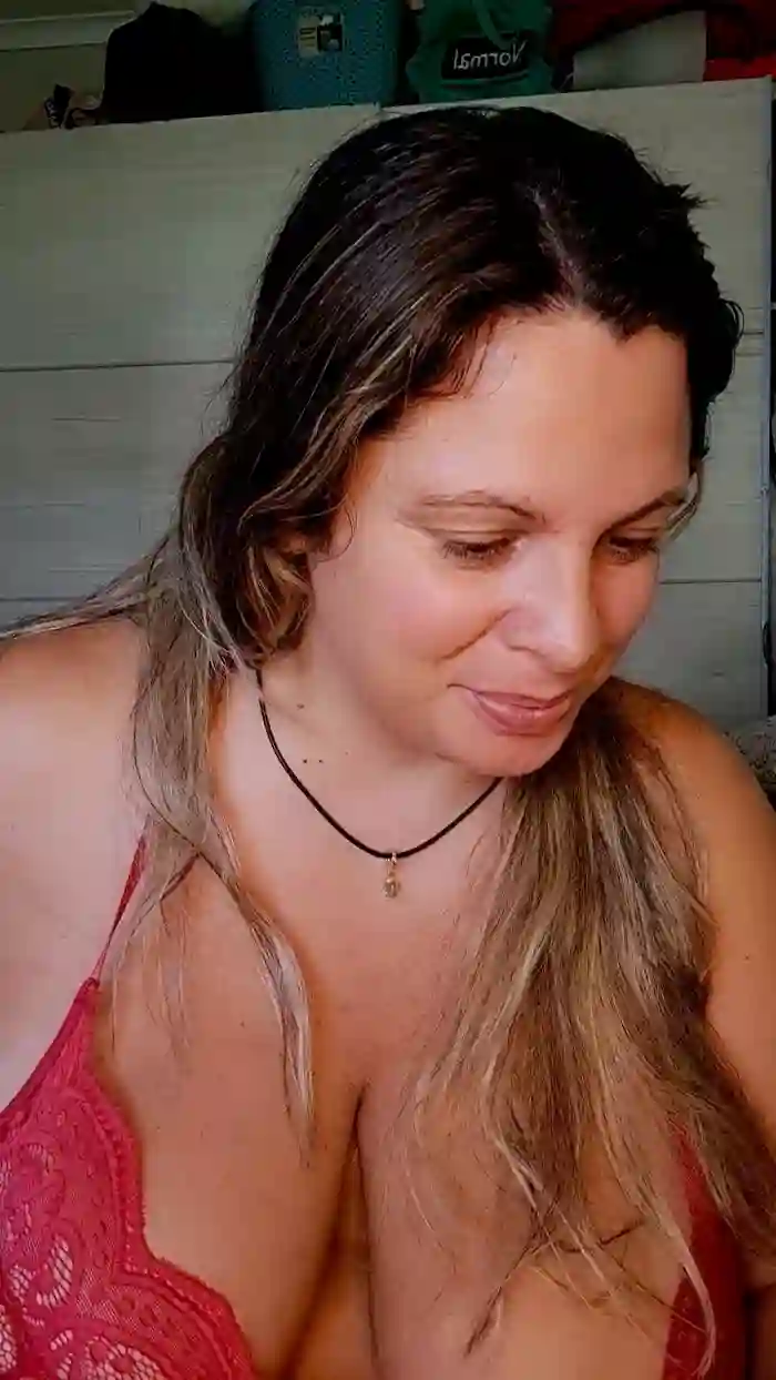 2025/08/18/cam4-tininha6968-11-00-00