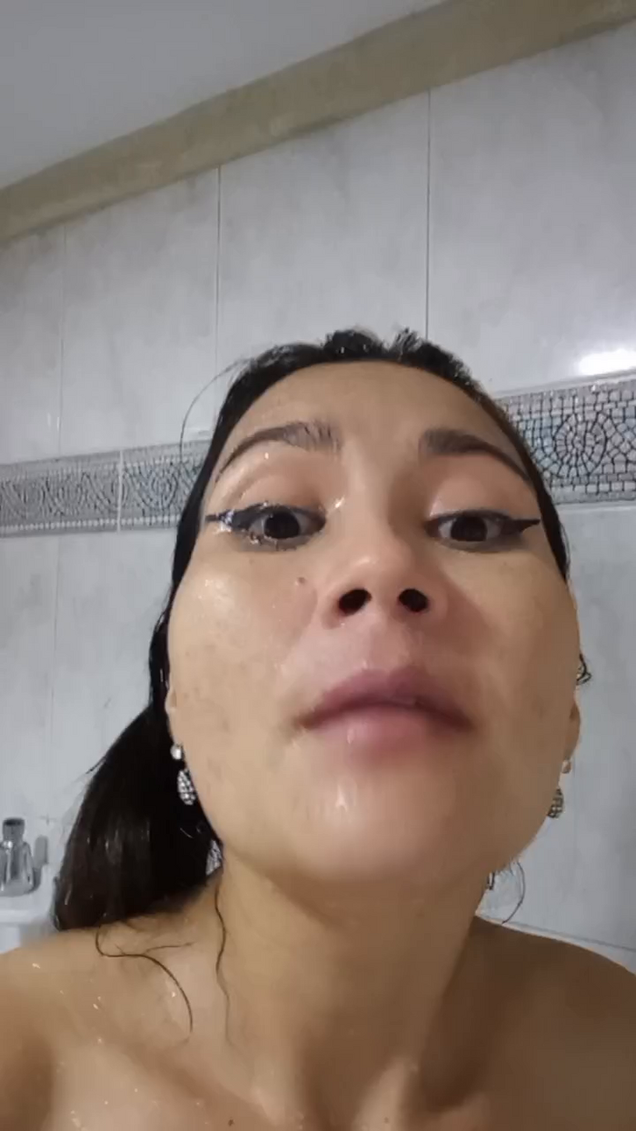 AvaWhiite
