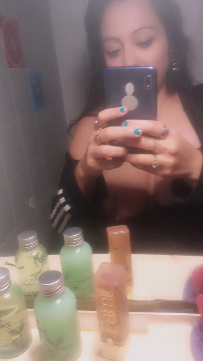 Curvyhorney