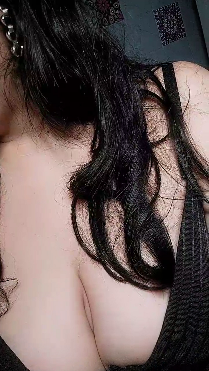Curvyhorney