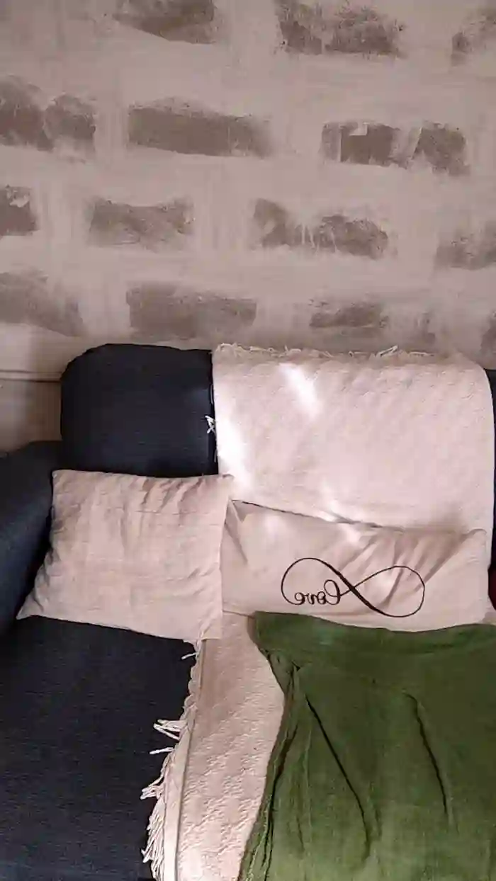 2025/08/22/cam4-sexxyymom-19-03-40