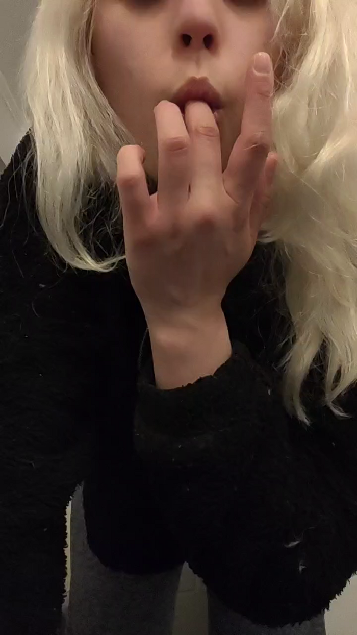 emi_laura