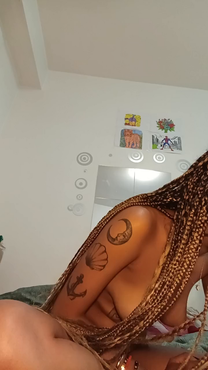 elleblue_sexy
