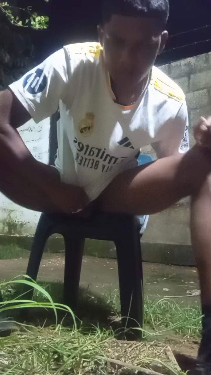 Black_spitpiss