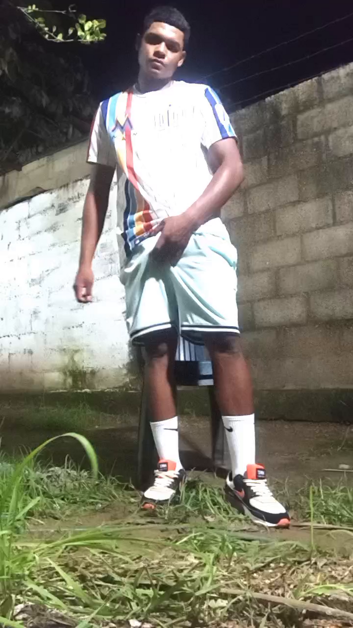 Black_spitpiss