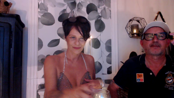 Frau_Nina