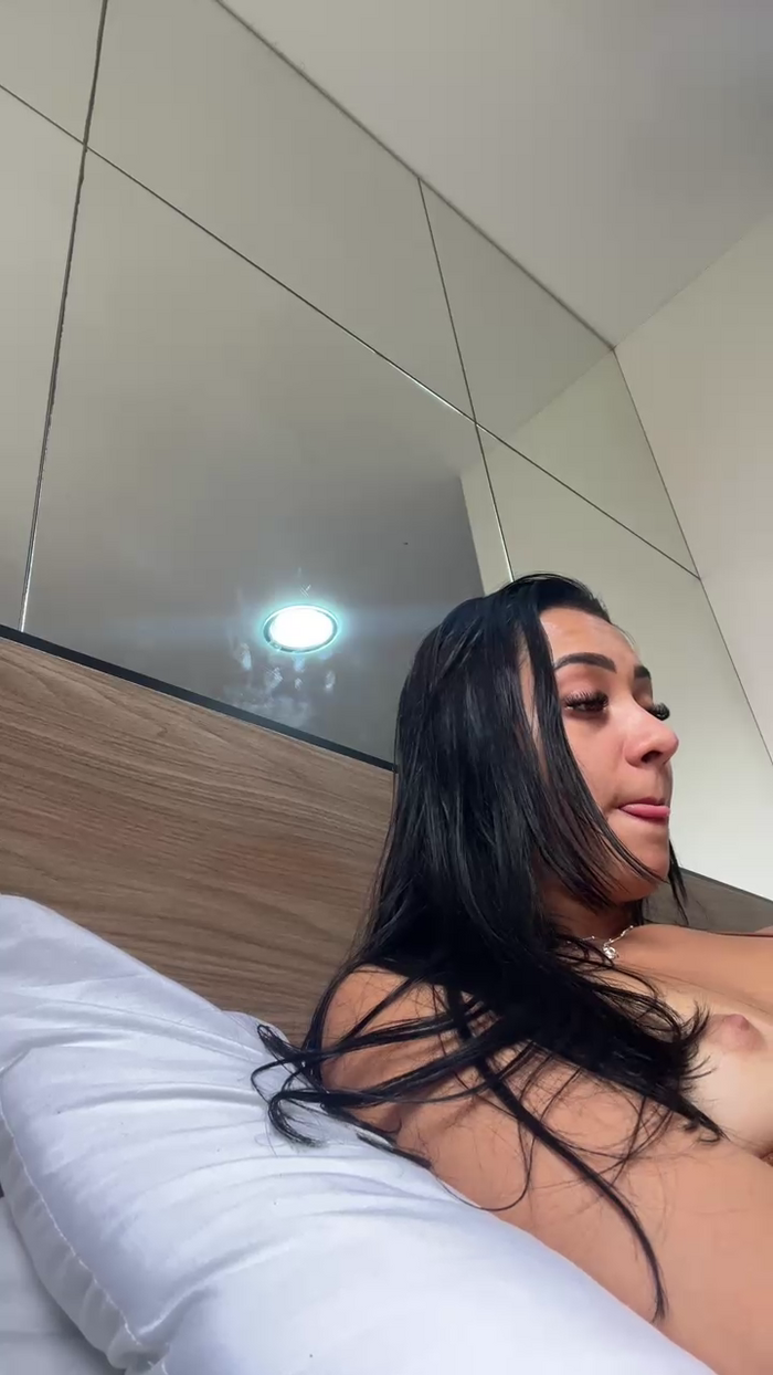 Bruninha04