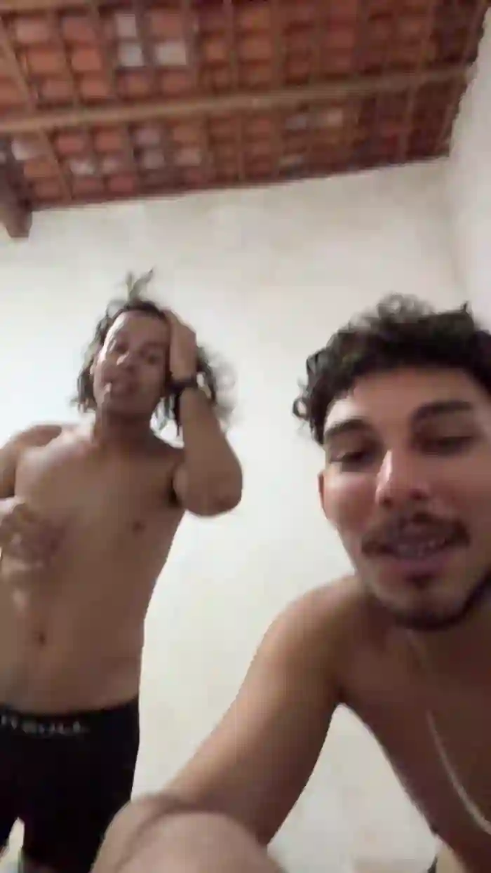 2025/09/02/cam4-iguinhoplay-04-15-59