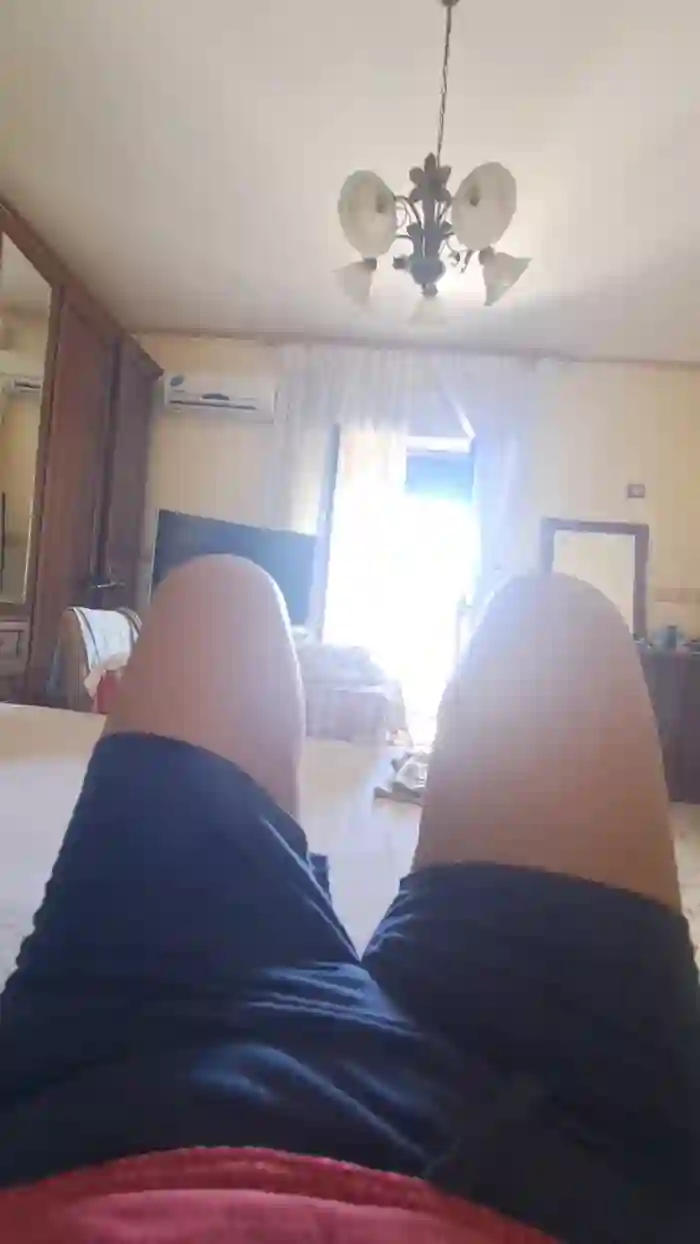 2025/09/15/cam4-molly1977-06-36-54