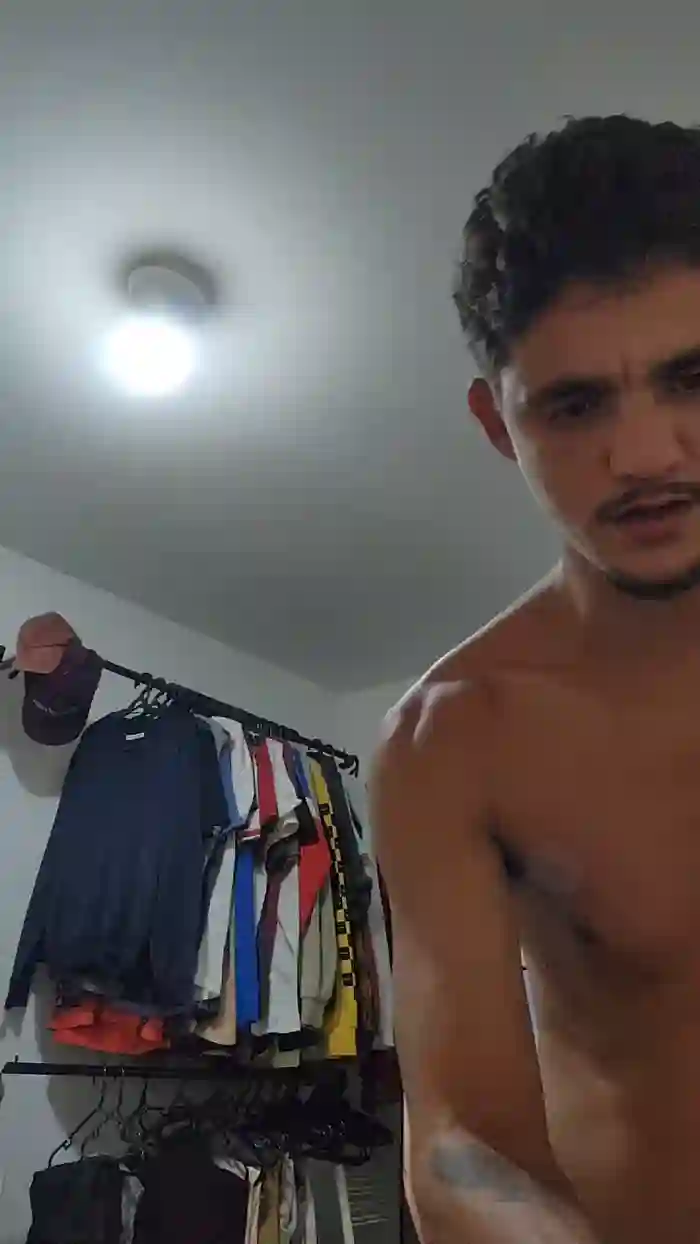 2025/09/18/cam4-levi_henrique-19-30-10