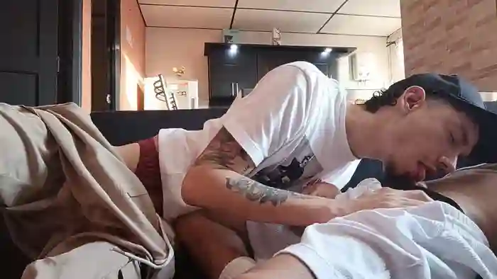 2025/09/19/cam4-fratstraights-22-20-39