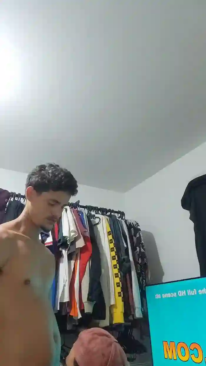 2025/09/23/cam4-levi_henrique-19-53-57