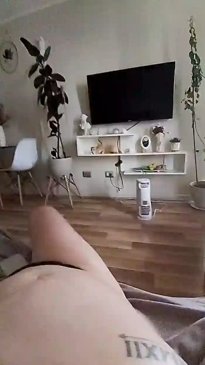 2025/09/25/cam4-babycaalientee-19-46-32