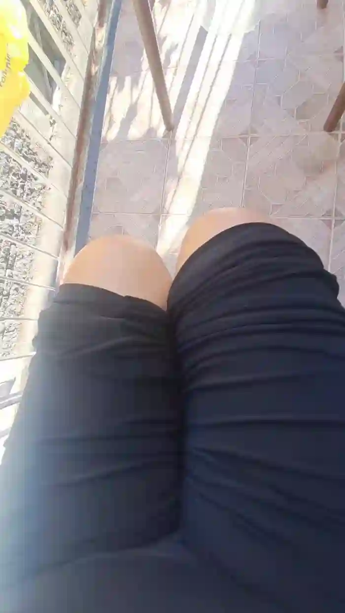 2025/09/25/cam4-molly1977-06-45-32
