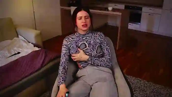 2025/09/28/cam4-janiswoodfin-06-50-39