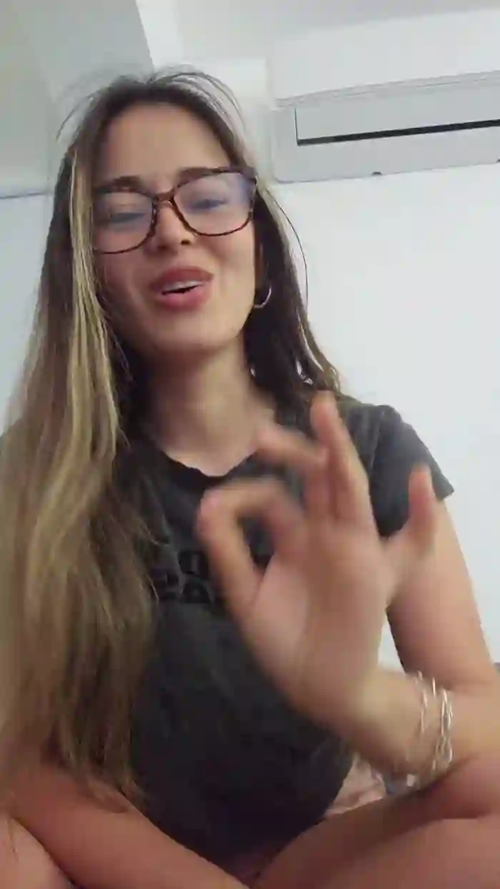 2025/09/28/cam4-larasosa-17-40-05