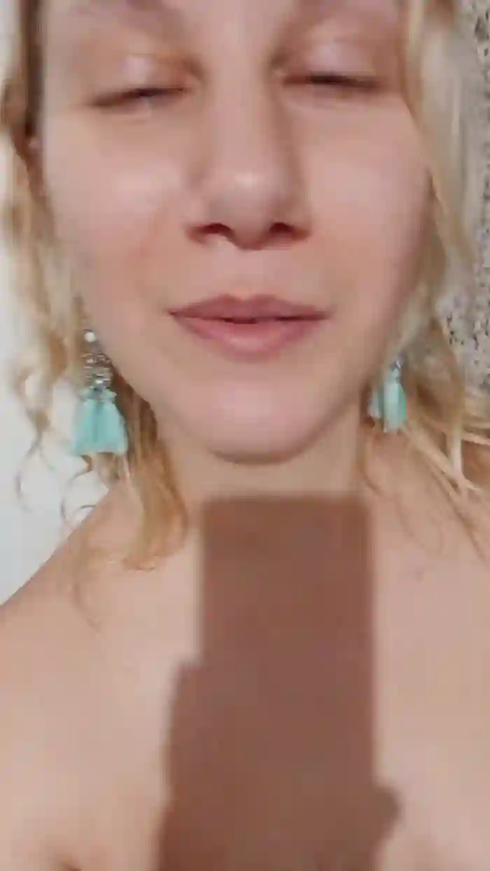 2025/09/29/cam4-the_red_rose3-23-00-09