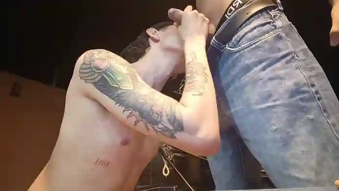 2025/09/29/cam4-fratstraights-01-57-34